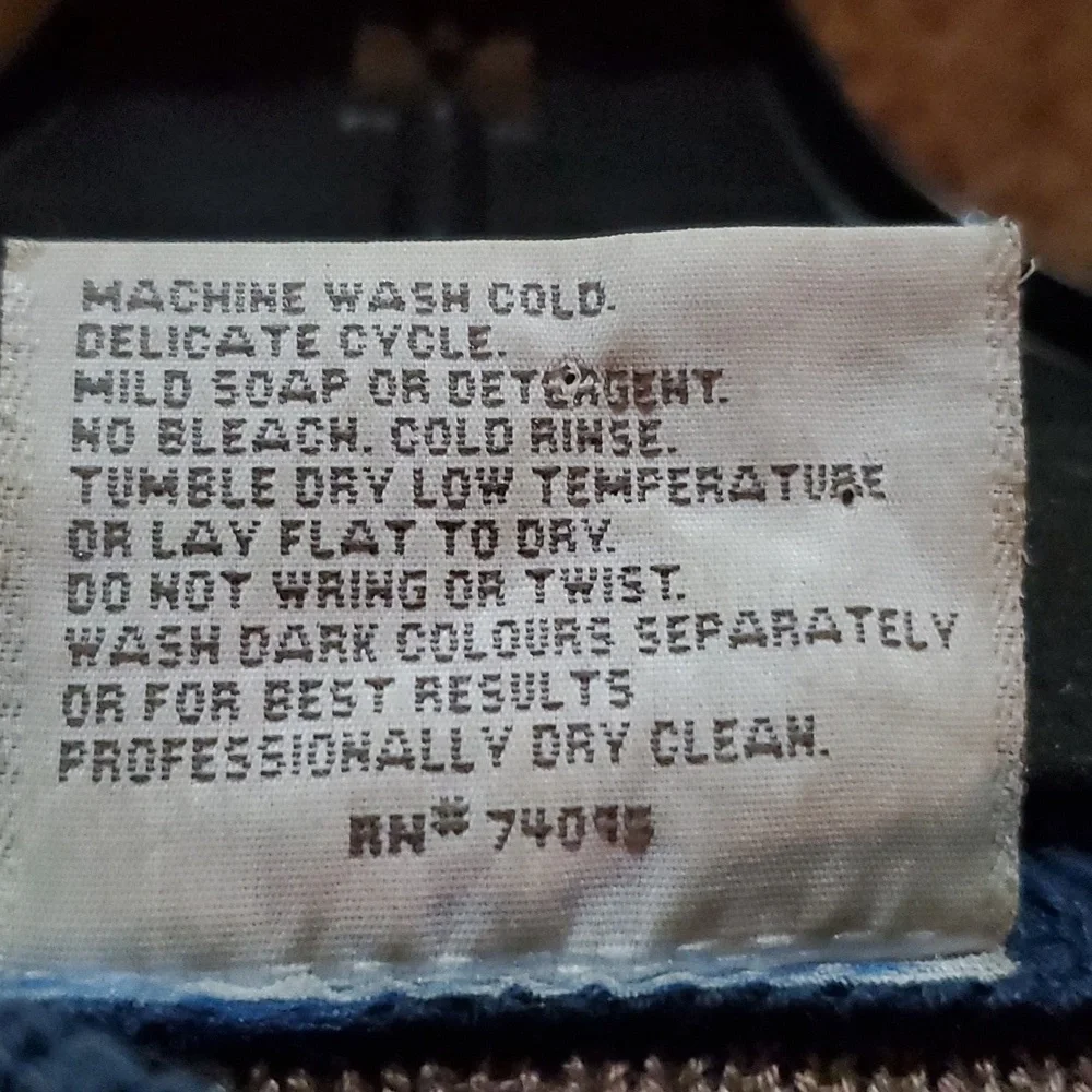 Y2K Authentic Coogi pullover sweater - Picture 6 of 7